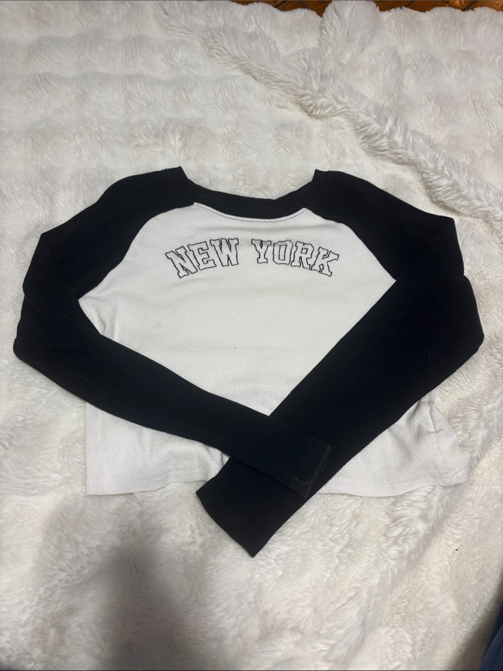Black & White 'New York' Long Sleeve Raglan Tee